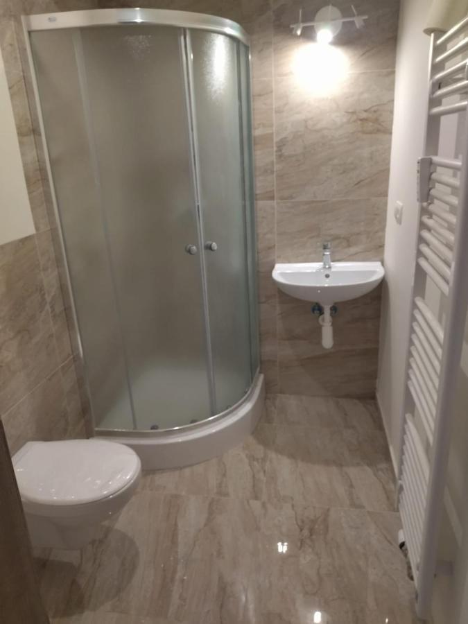 Brand New Two Room Apartment #26 With Free Secure Parking Close To Center Praga Exterior foto