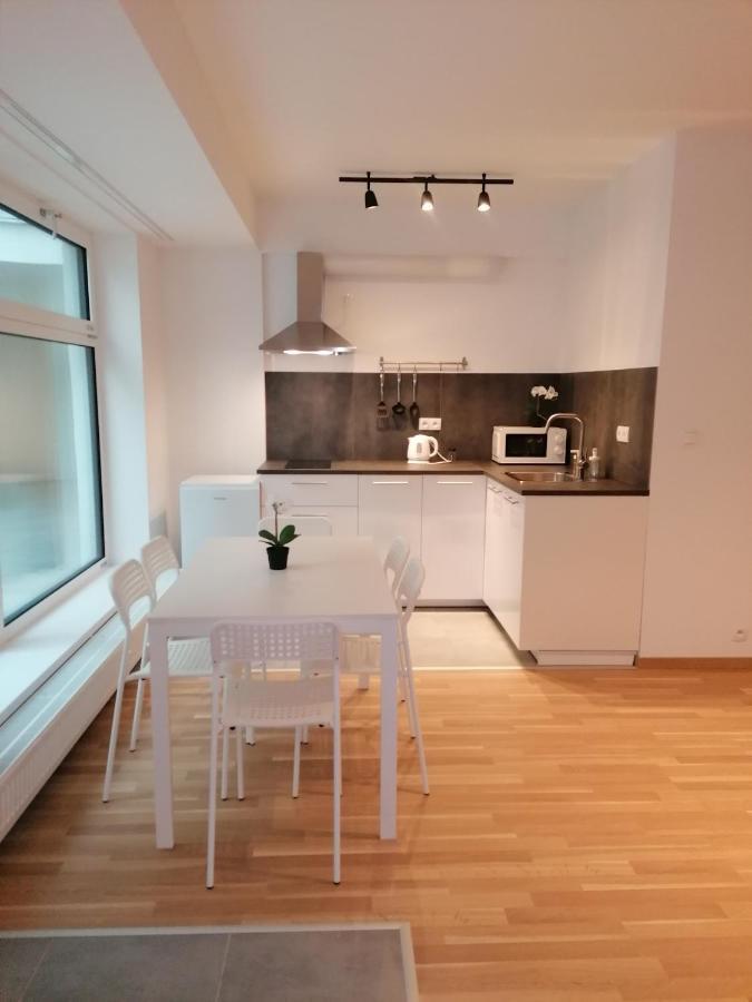 Brand New Two Room Apartment #26 With Free Secure Parking Close To Center Praga Exterior foto