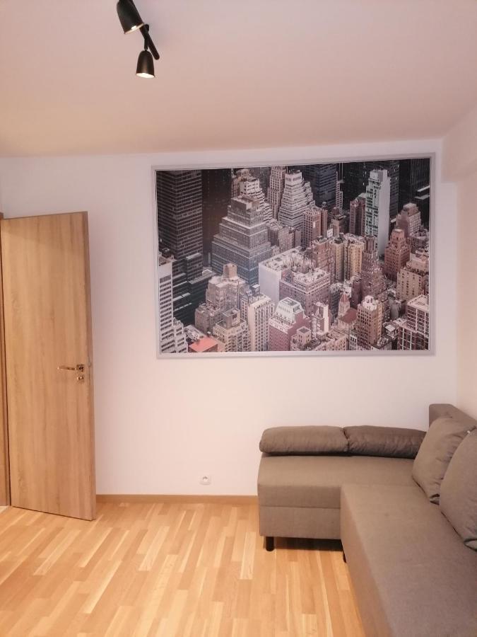 Brand New Two Room Apartment #26 With Free Secure Parking Close To Center Praga Exterior foto