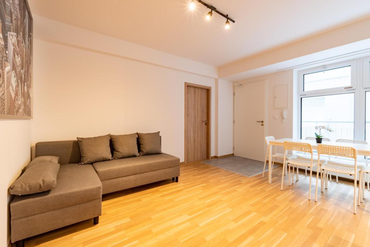 Brand New Two Room Apartment #26 With Free Secure Parking Close To Center Praga Exterior foto